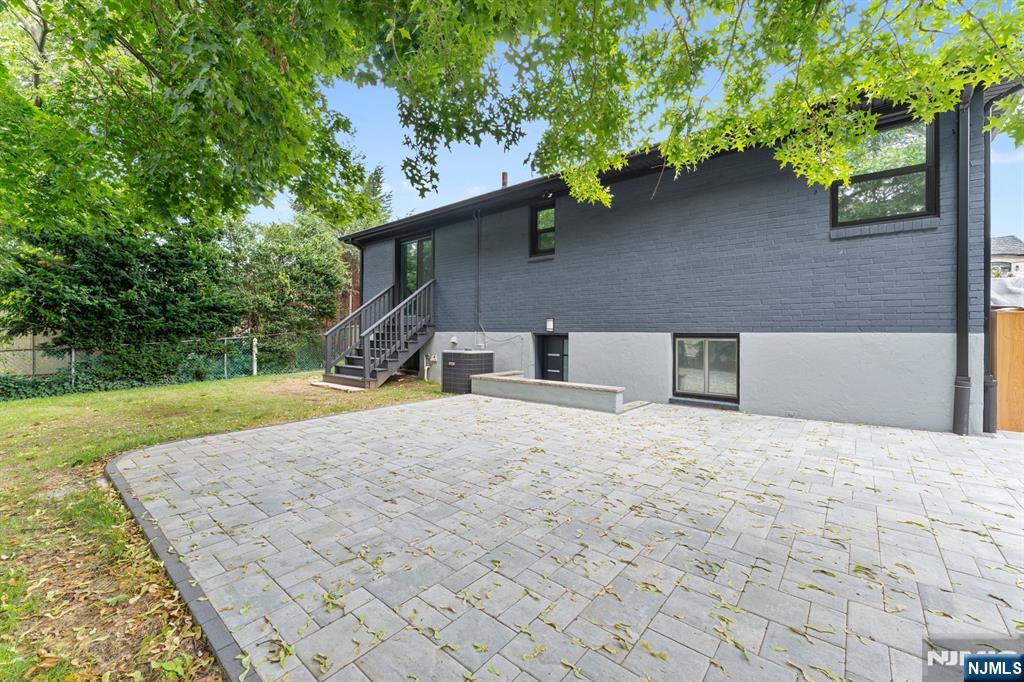 1061 Glen Road
