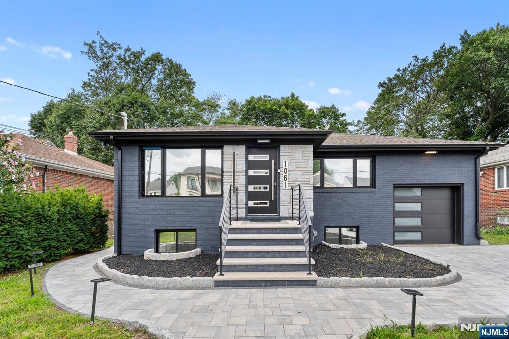 1061 Glen Road