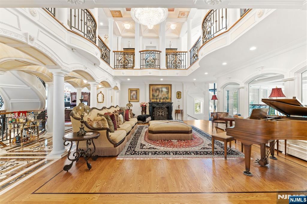 6 Burning Hollow Road