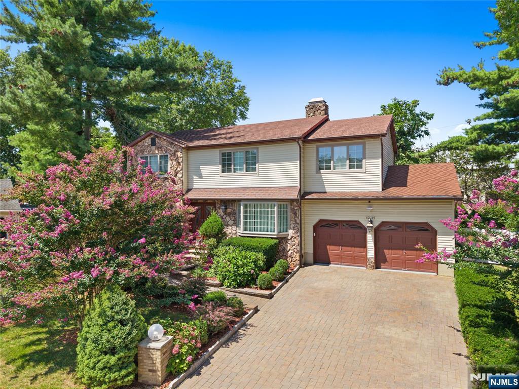 42-05 Debruin Drive