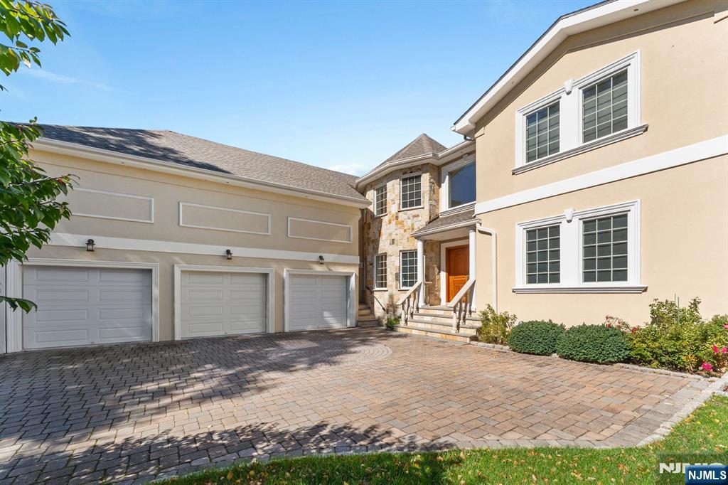 327 E Midland Avenue