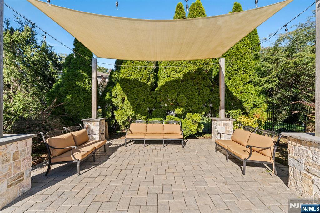 327 E Midland Avenue