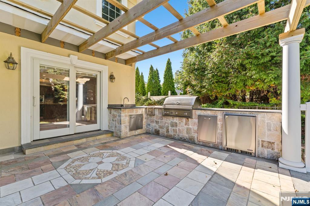 327 E Midland Avenue