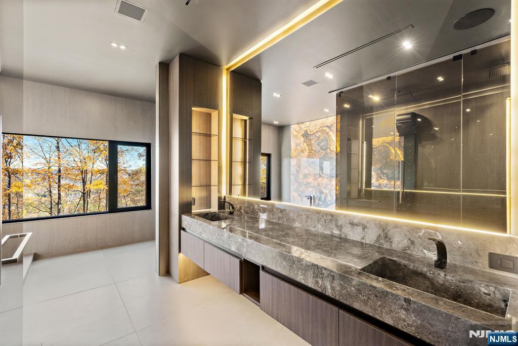 8 Flintlock Court
