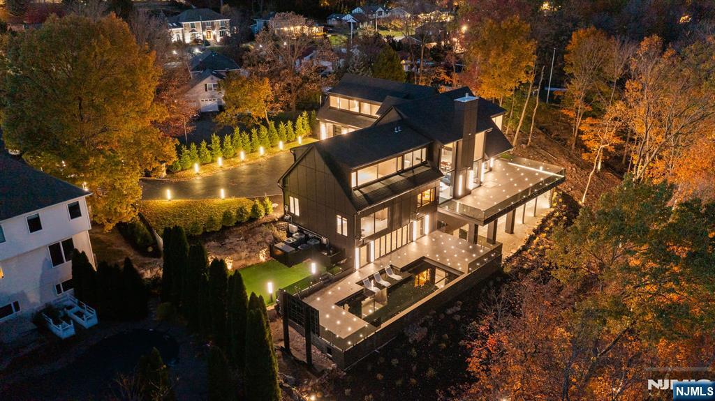 8 Flintlock Court