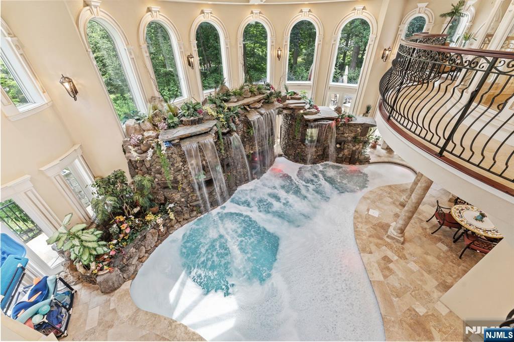 6 Burning Hollow Road