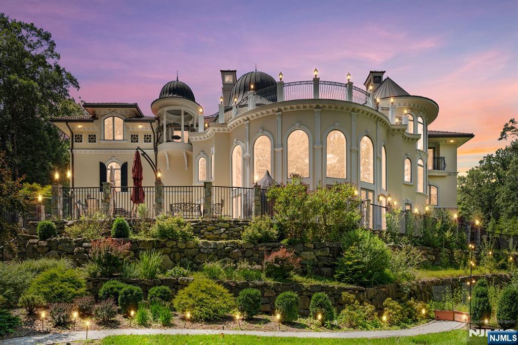 6 Burning Hollow Road