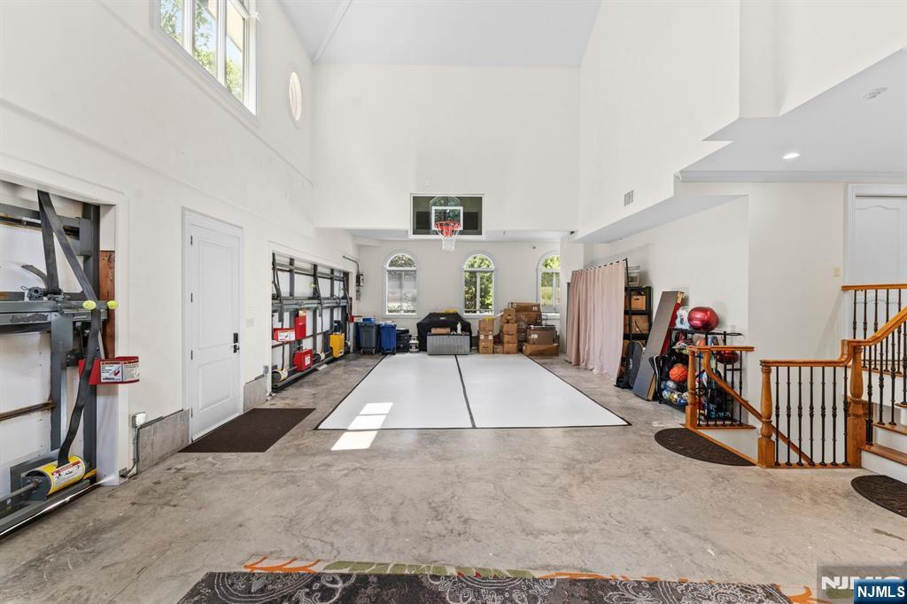 6 Burning Hollow Road