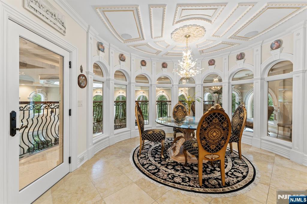 6 Burning Hollow Road