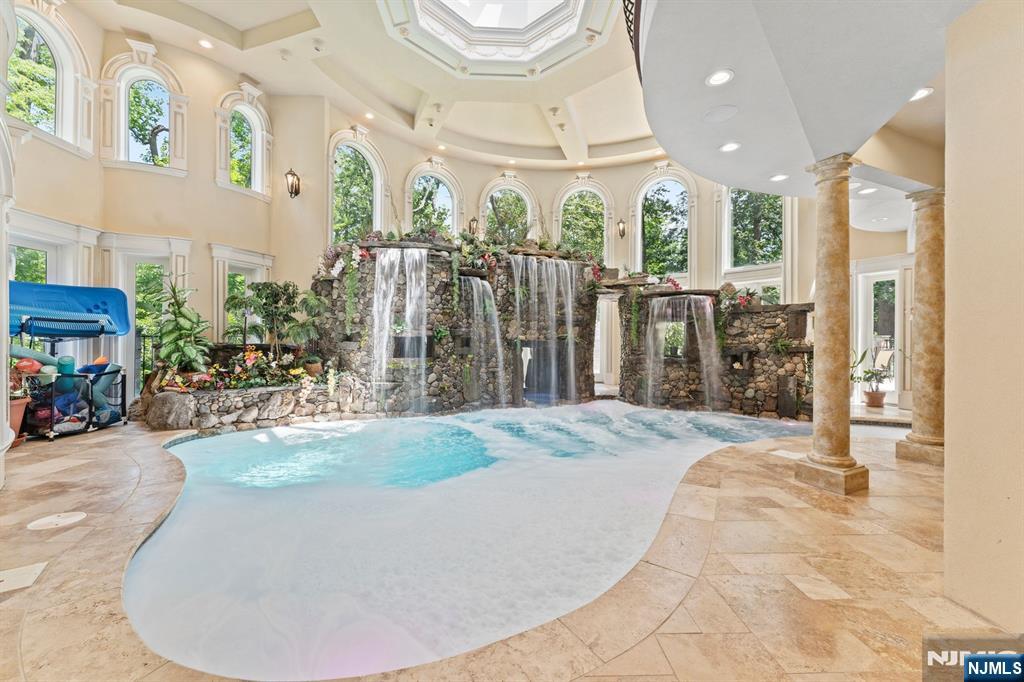 6 Burning Hollow Road