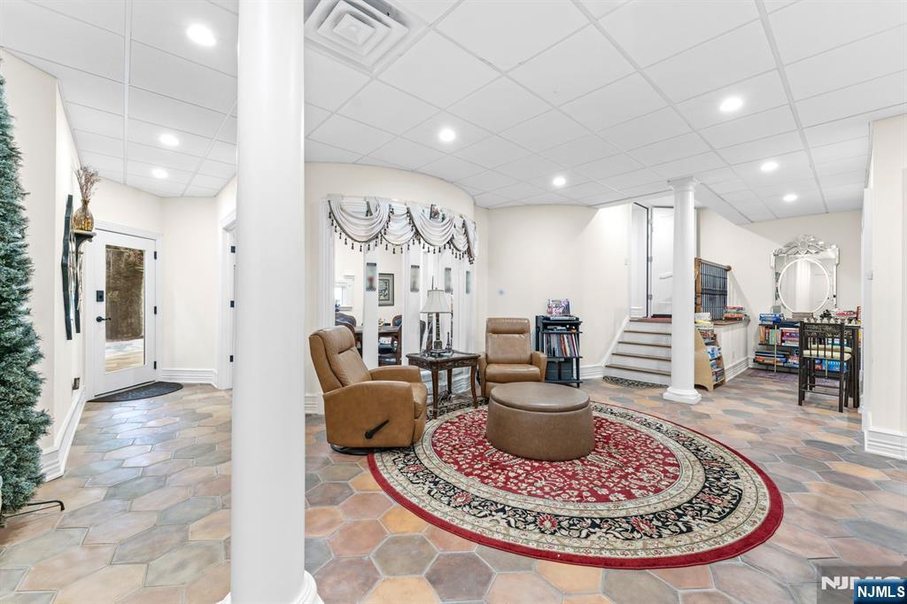 6 Burning Hollow Road