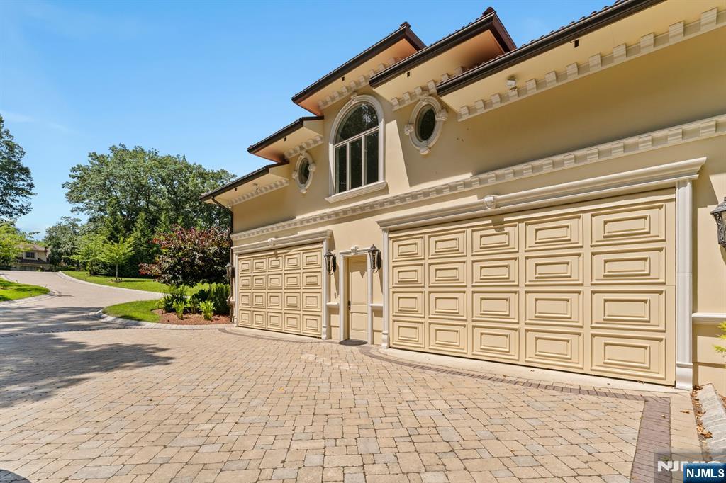 6 Burning Hollow Road