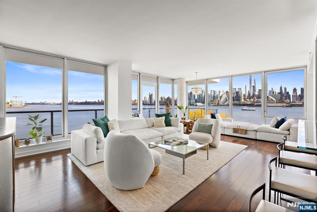 1000 Avenue At Port Imperial 410