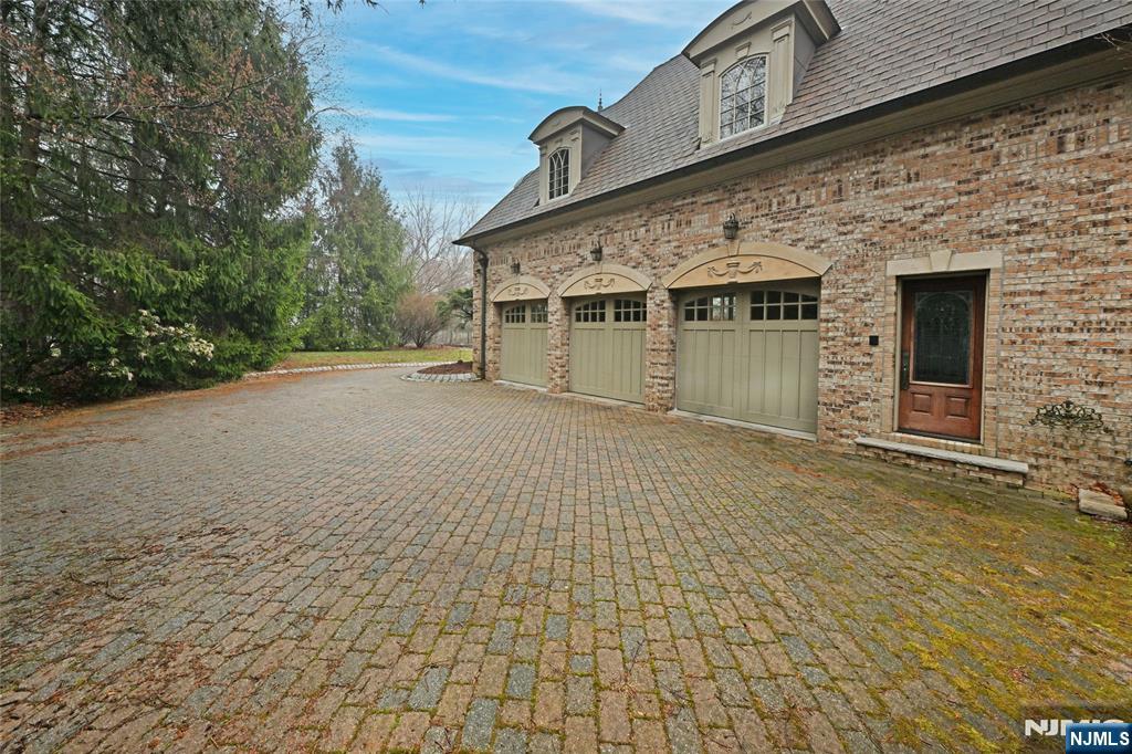 22 Pembroke Trail