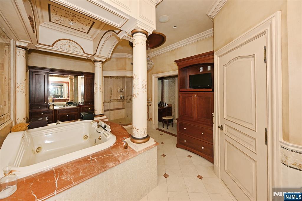 22 Pembroke Trail
