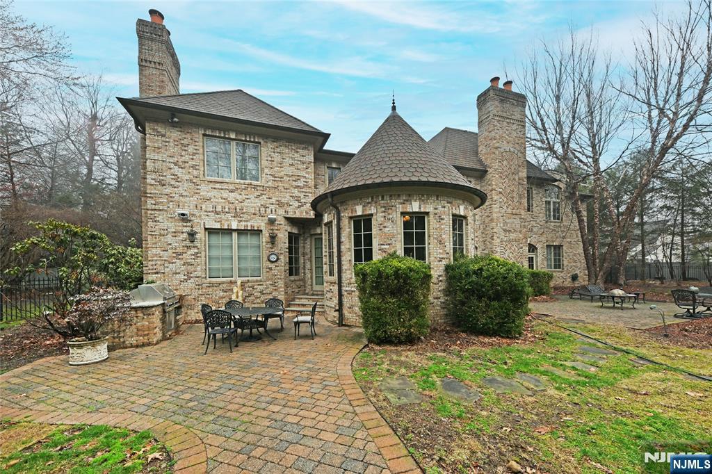 22 Pembroke Trail