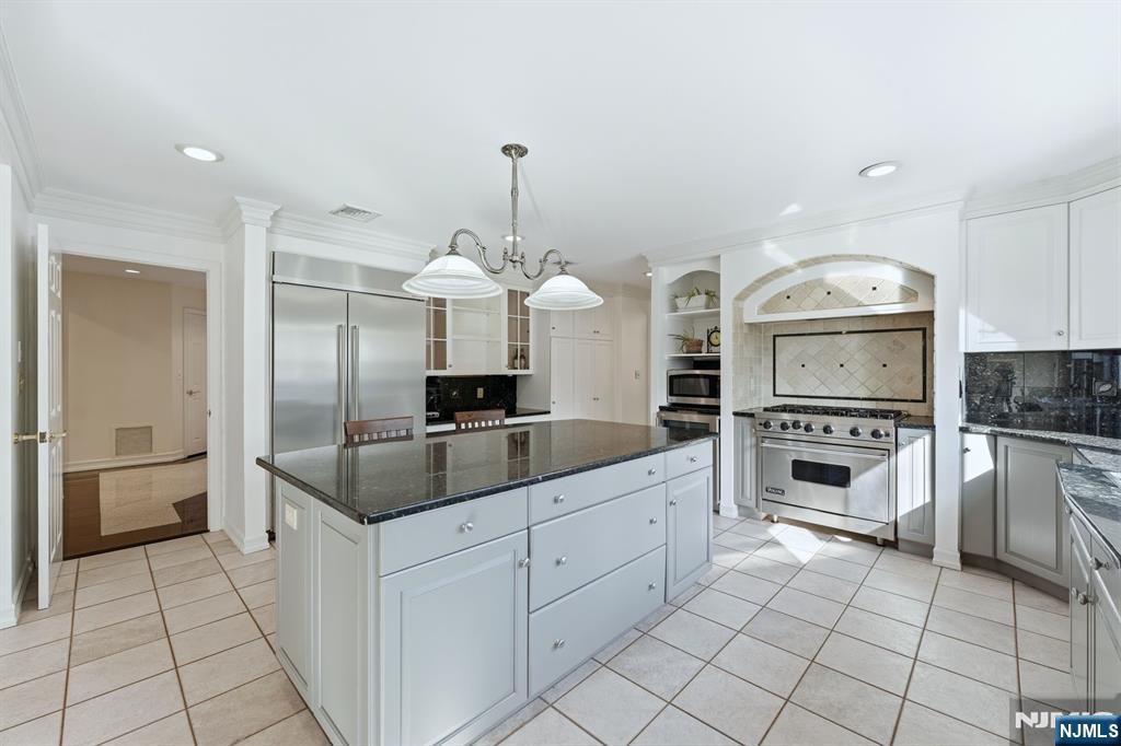 425 Saddle Back Trail