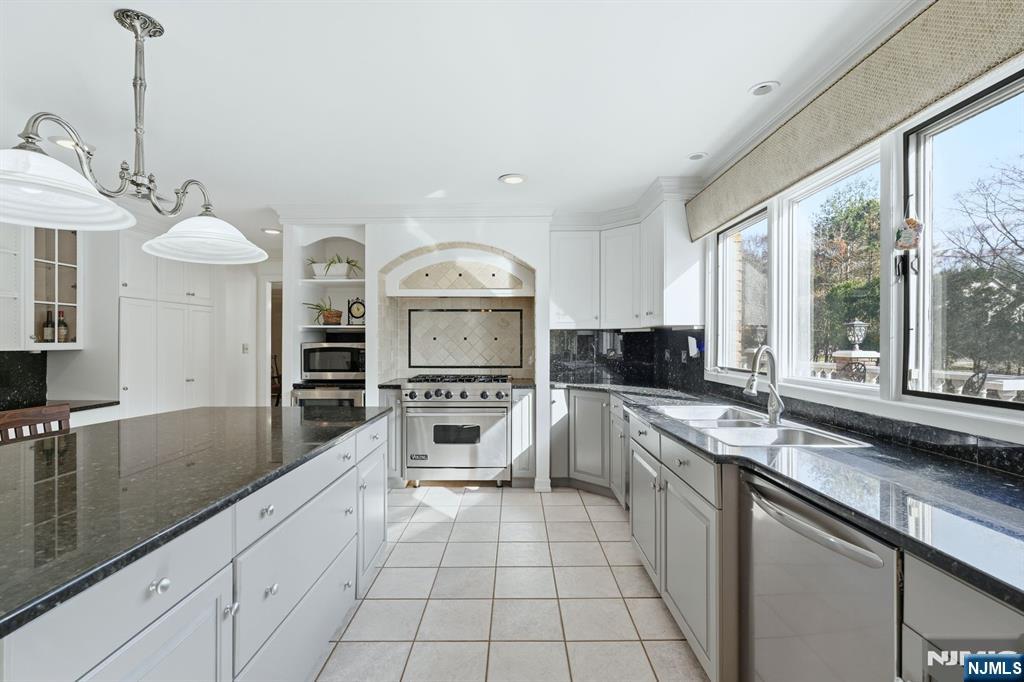 425 Saddle Back Trail