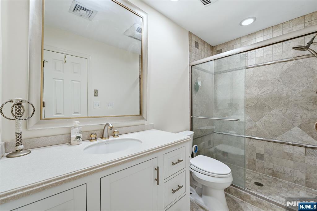 425 Saddle Back Trail