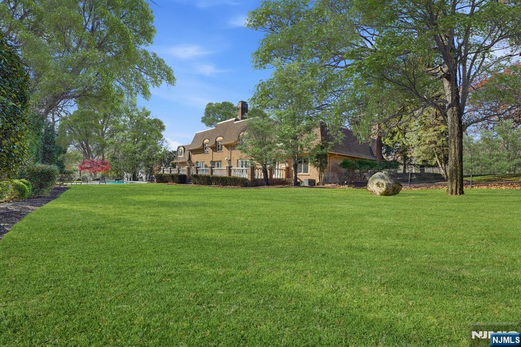 425 Saddle Back Trail