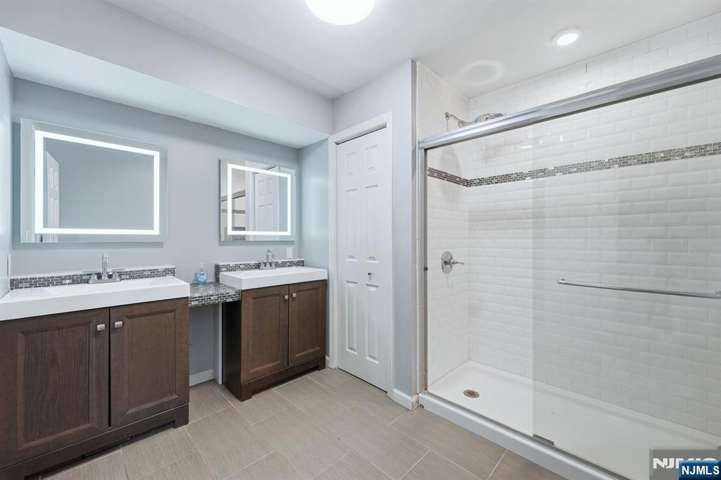 425 Saddle Back Trail