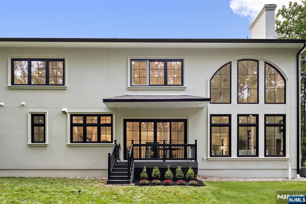 16 Old Farms Road