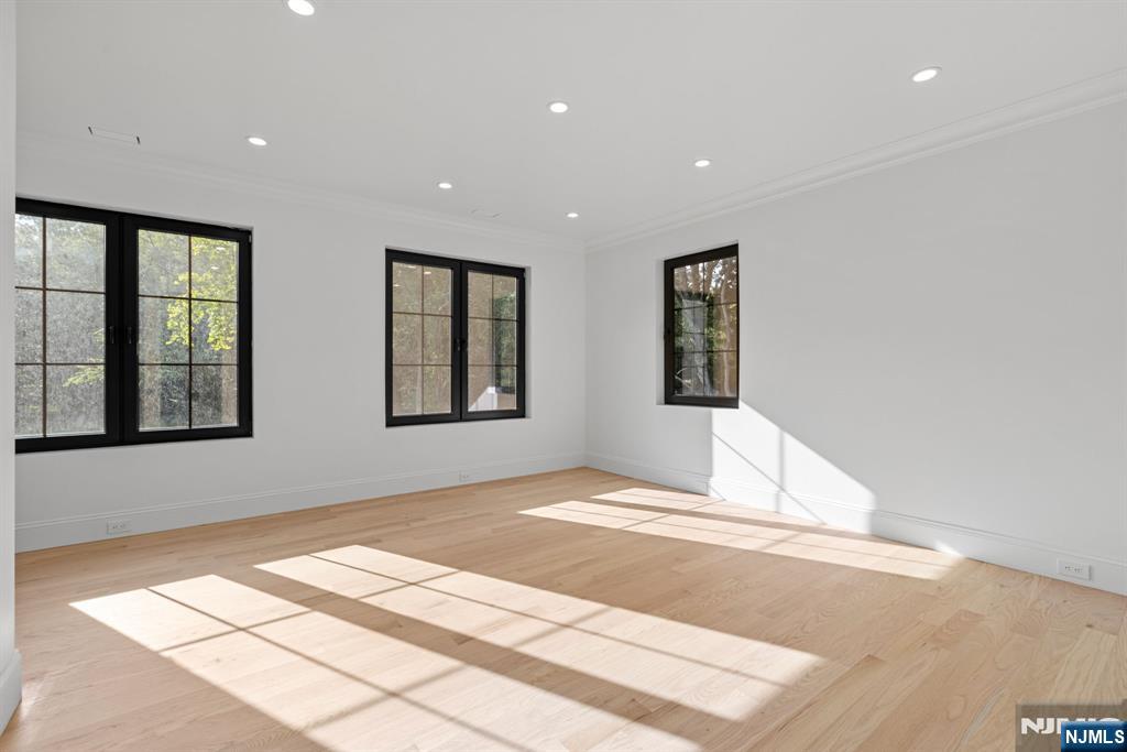 16 Old Farms Road