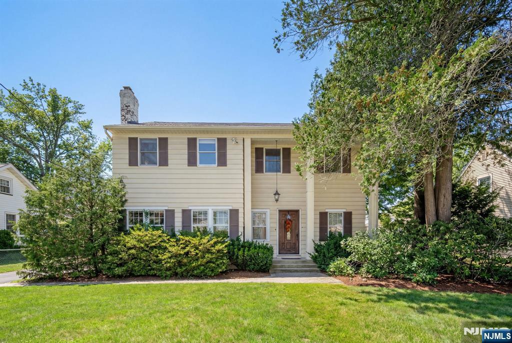 232 W Midland Avenue