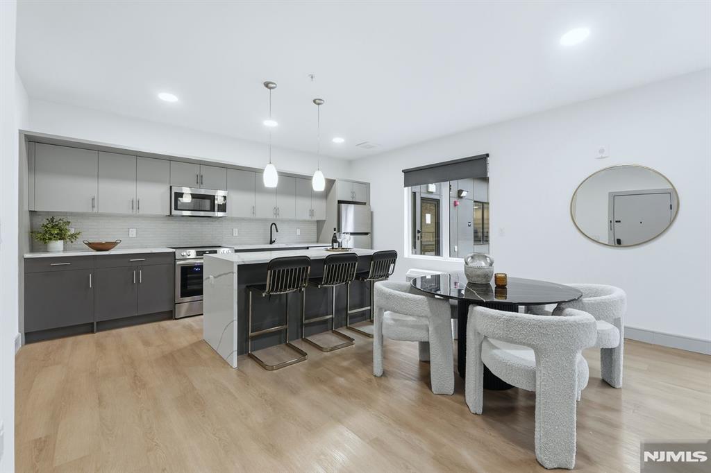 1435 10th Street 208