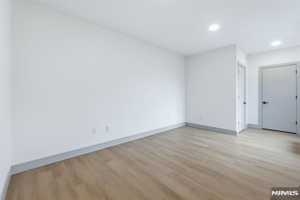 1435 10th Street 410