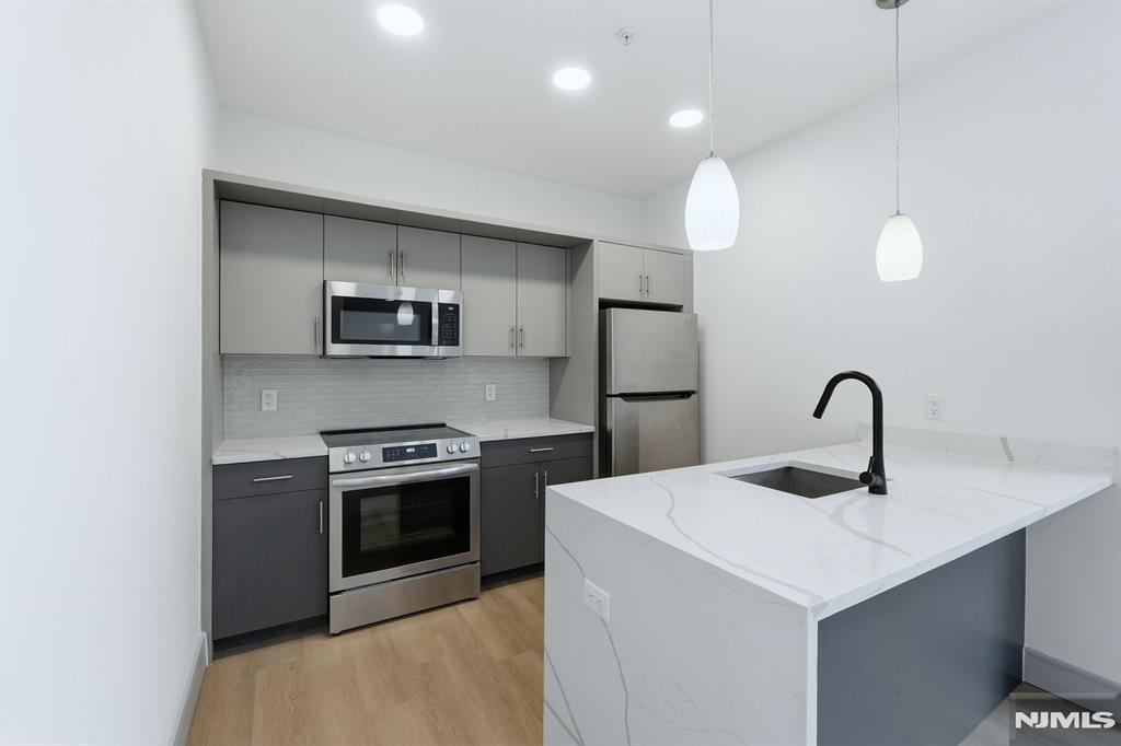 1435 10th Street 410