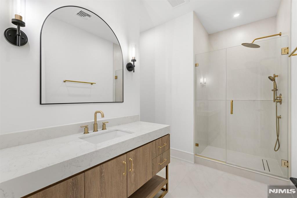 36 Hampshire Hill Road