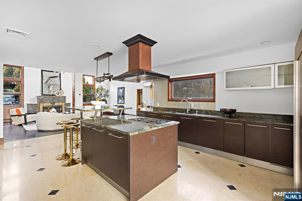 1286 River Road