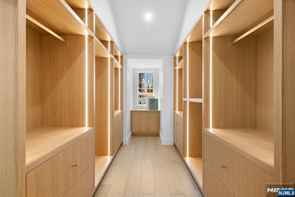 27 Garret Place