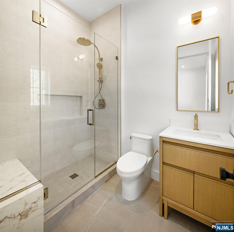 27 Garret Place