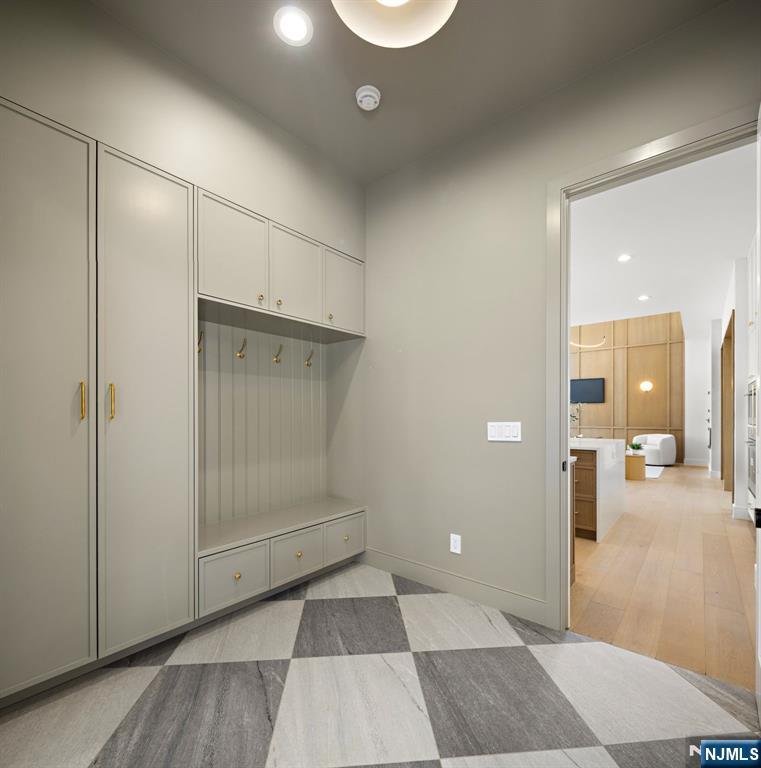 27 Garret Place