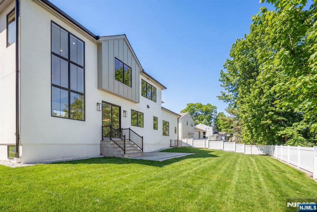 27 Garret Place