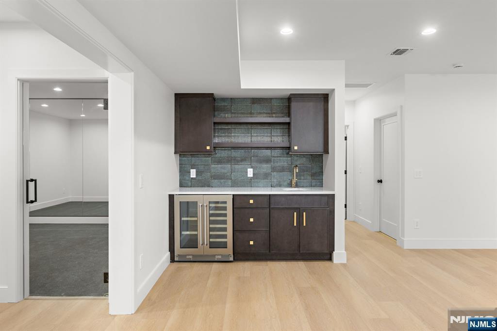 27 Garret Place