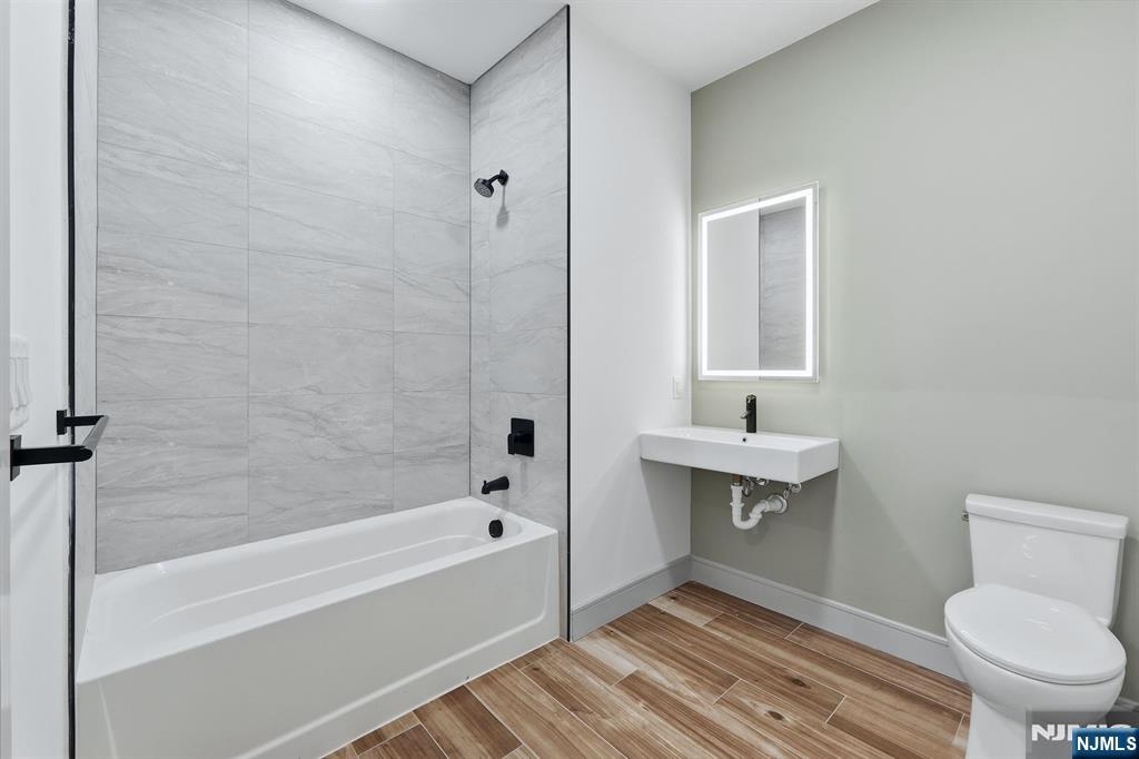 1435 10th Street 209