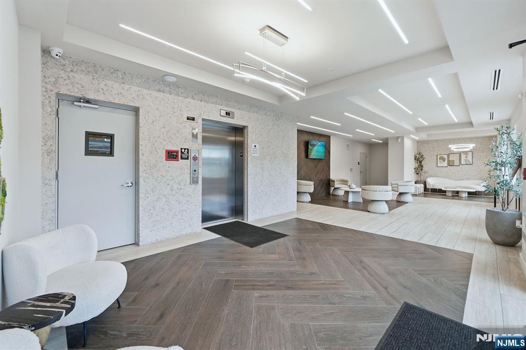 1435 10th Street 408