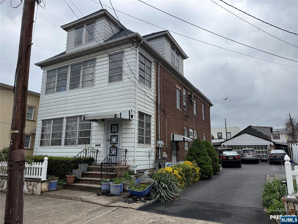112 Division Avenue 2