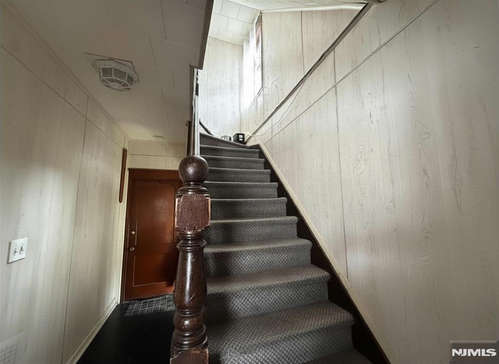 112 Division Avenue 2