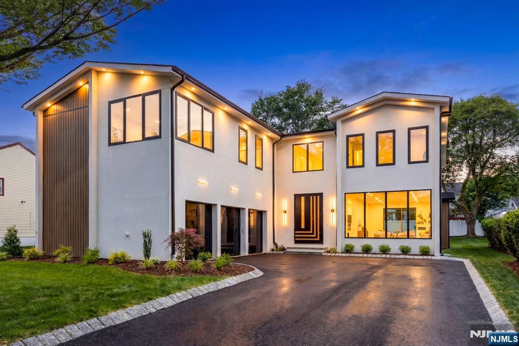 210 Hillcrest Drive