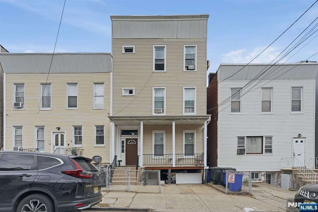 120 Hutton Street