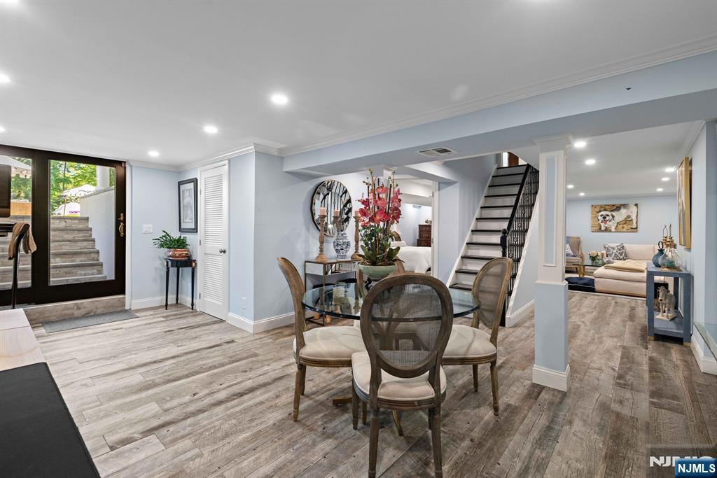 354 W Grand Avenue