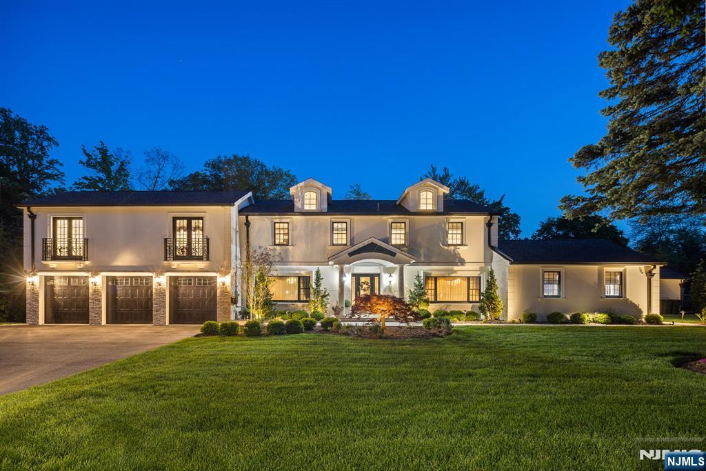 354 W Grand Avenue