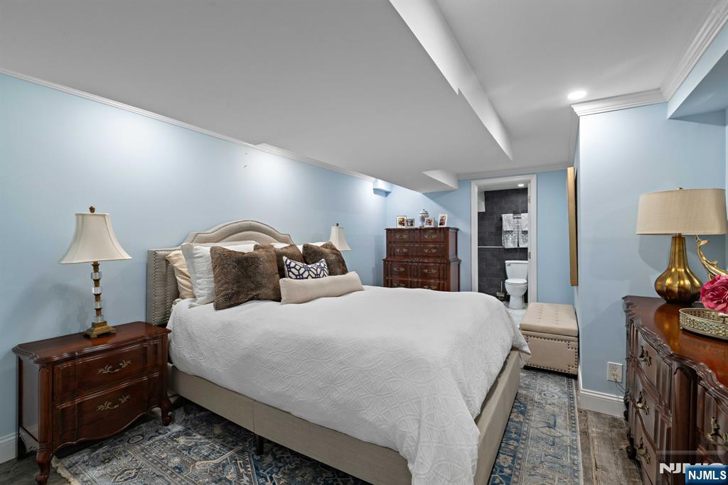354 W Grand Avenue