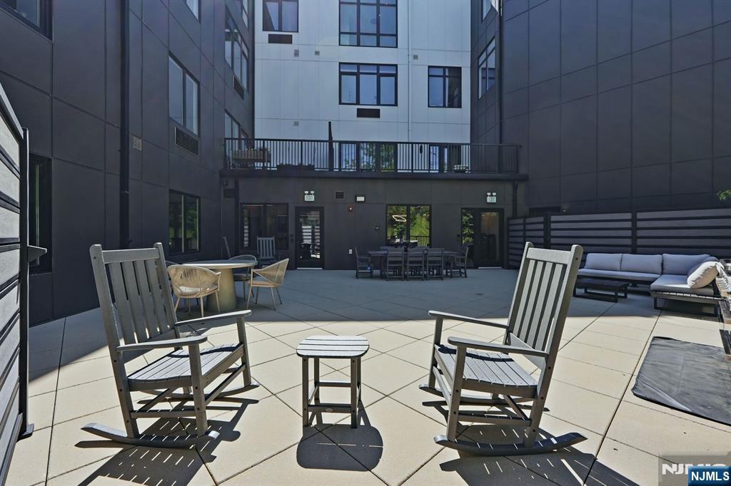 1435 10th Street 401