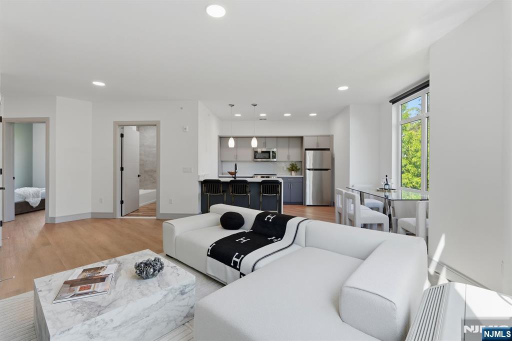 1435 10th Street 207