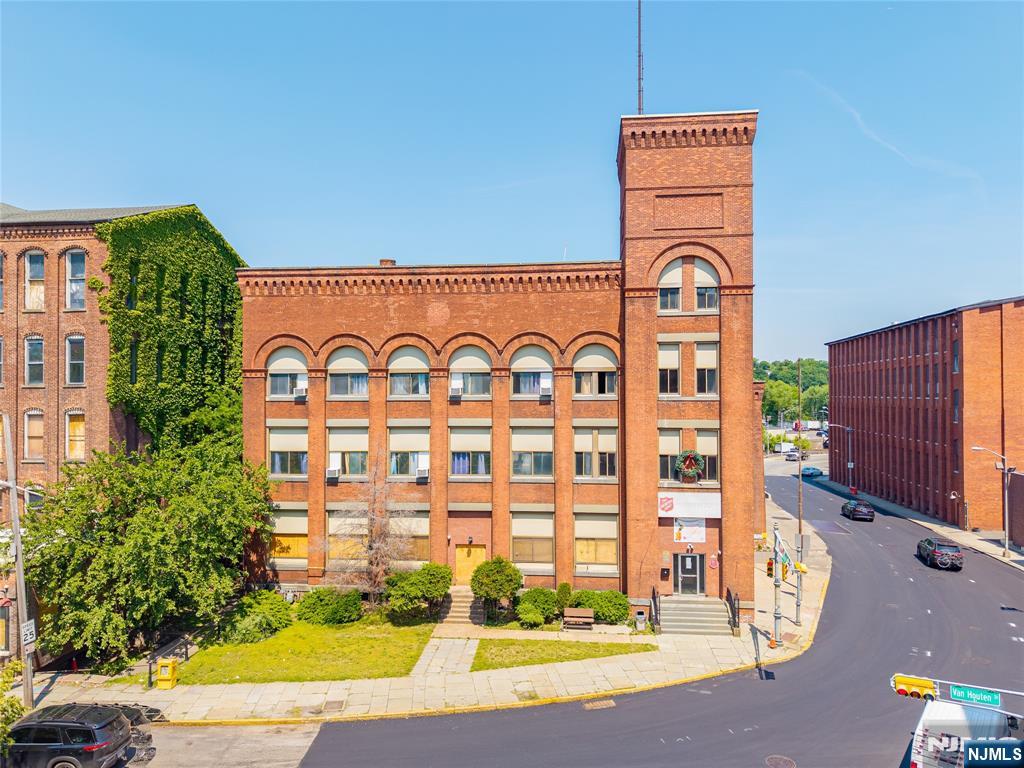 31 Van Houten